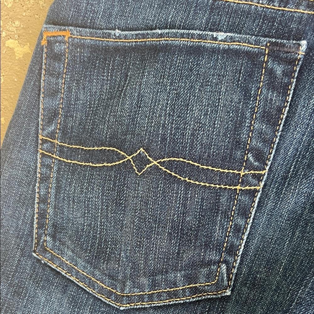 Like new Lucky Brand Dark Blue Skinny Jeans - Picture 15 of 16
